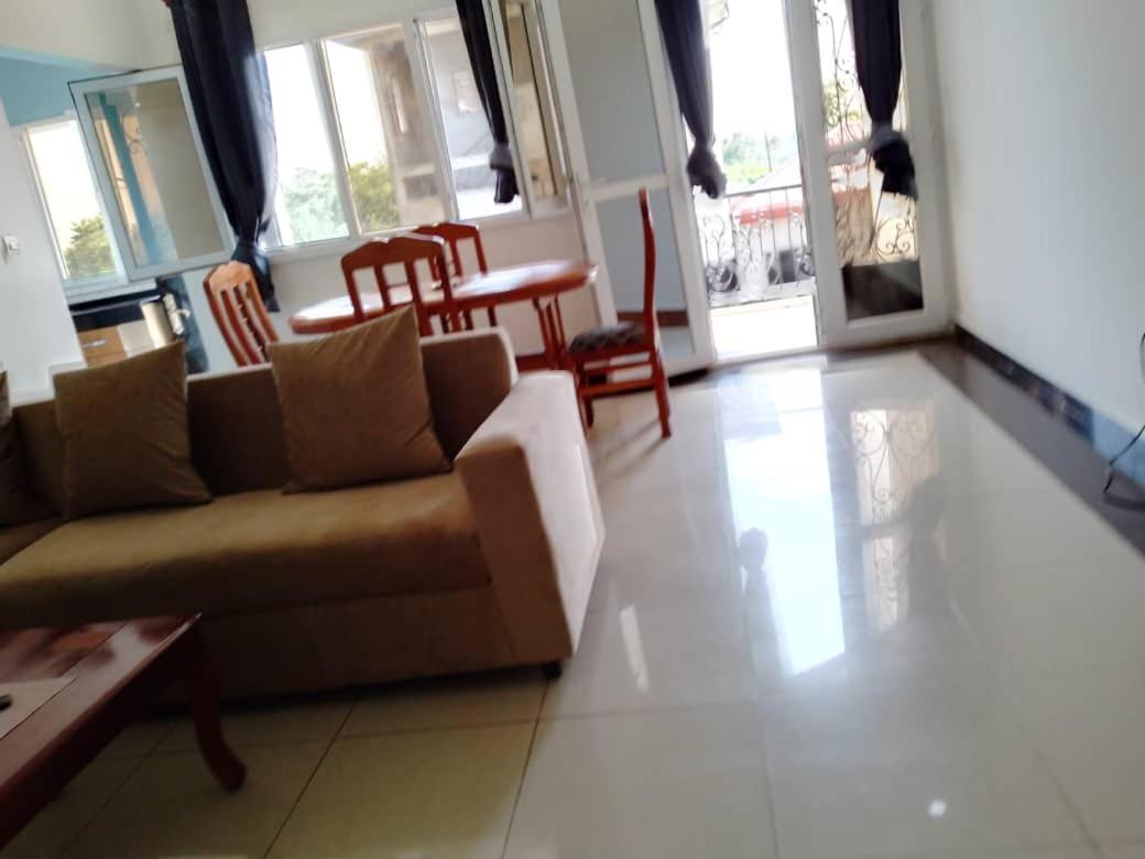 Residence Rosalie ยาอุนเด ภายนอก รูปภาพ